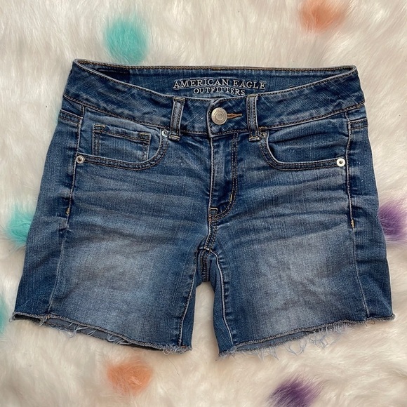 AMERICAN Eagle Super Stretch Midi Blue Jean Shorts - Picture 1 of 7